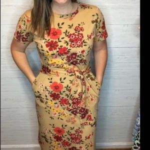 Lularoe Marly small tan floral